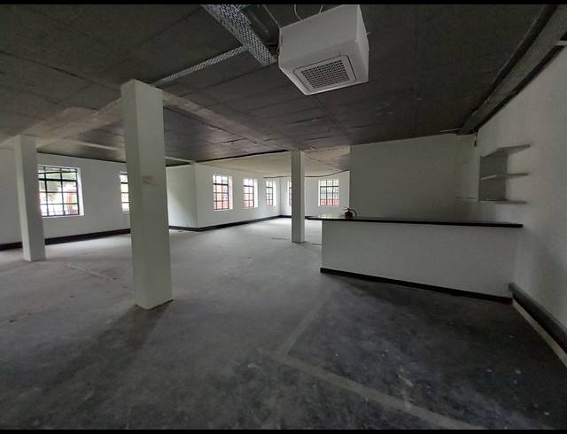 246M² OFFICE TO LET IN LYME PARK